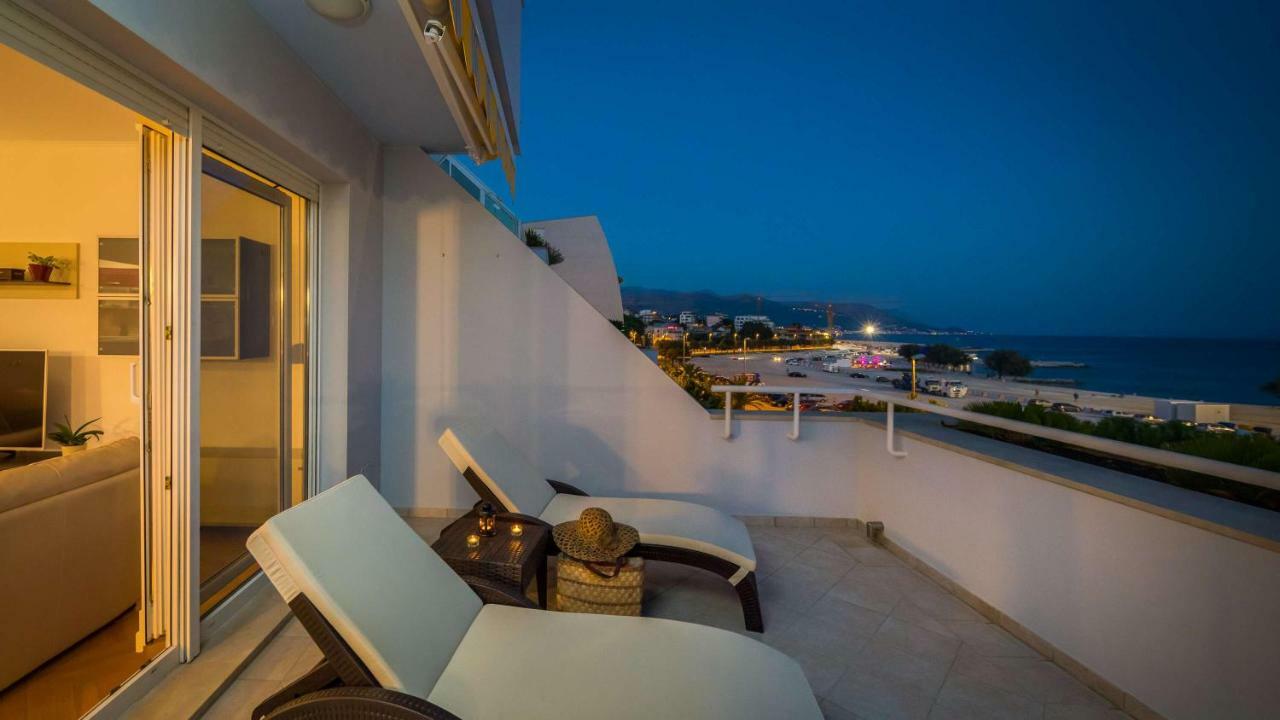 Luxury Seaside Amphora Apartament *